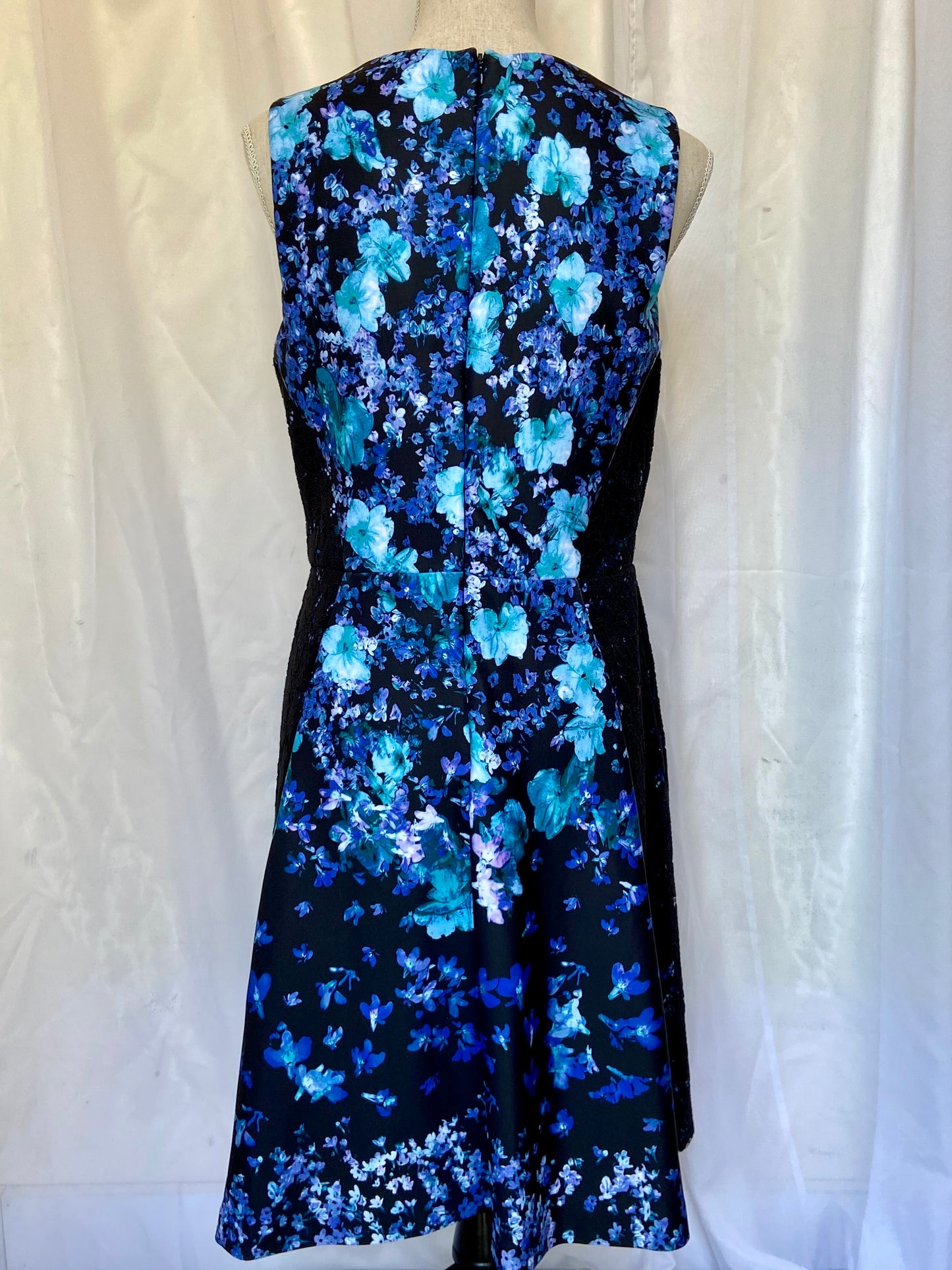 LOVELY LACE Roz and Ali Dress Size 12