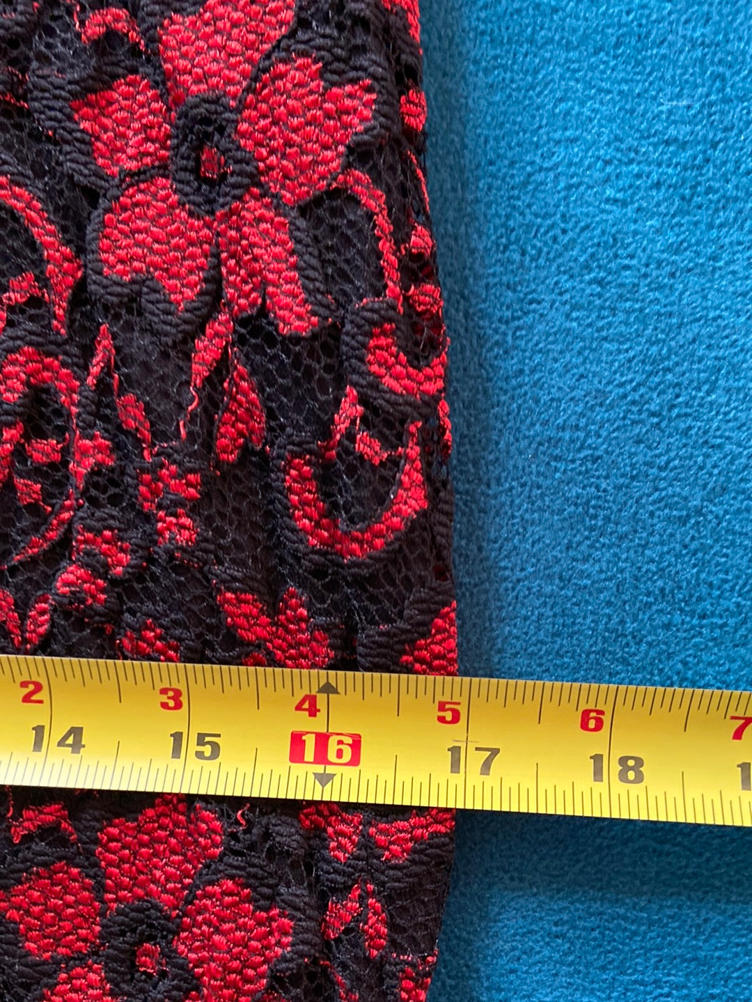 RED LACE Karen Kane Size M