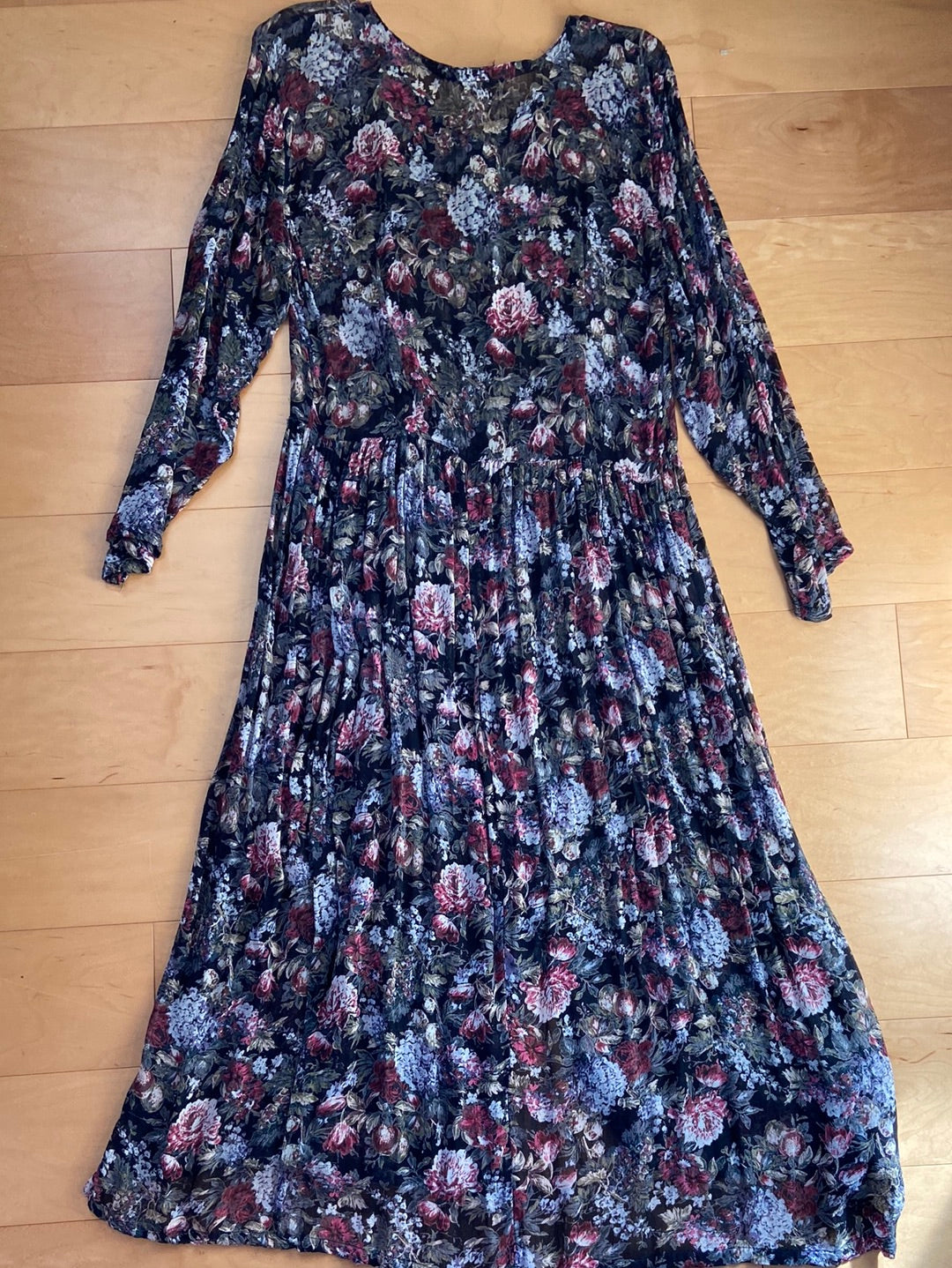 DARK FLORAL Nostalgia Size M