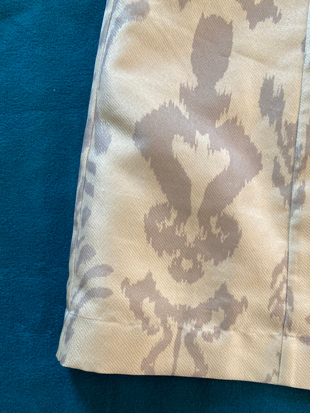 IVORY IKAT PRINT American Eagle Size 10