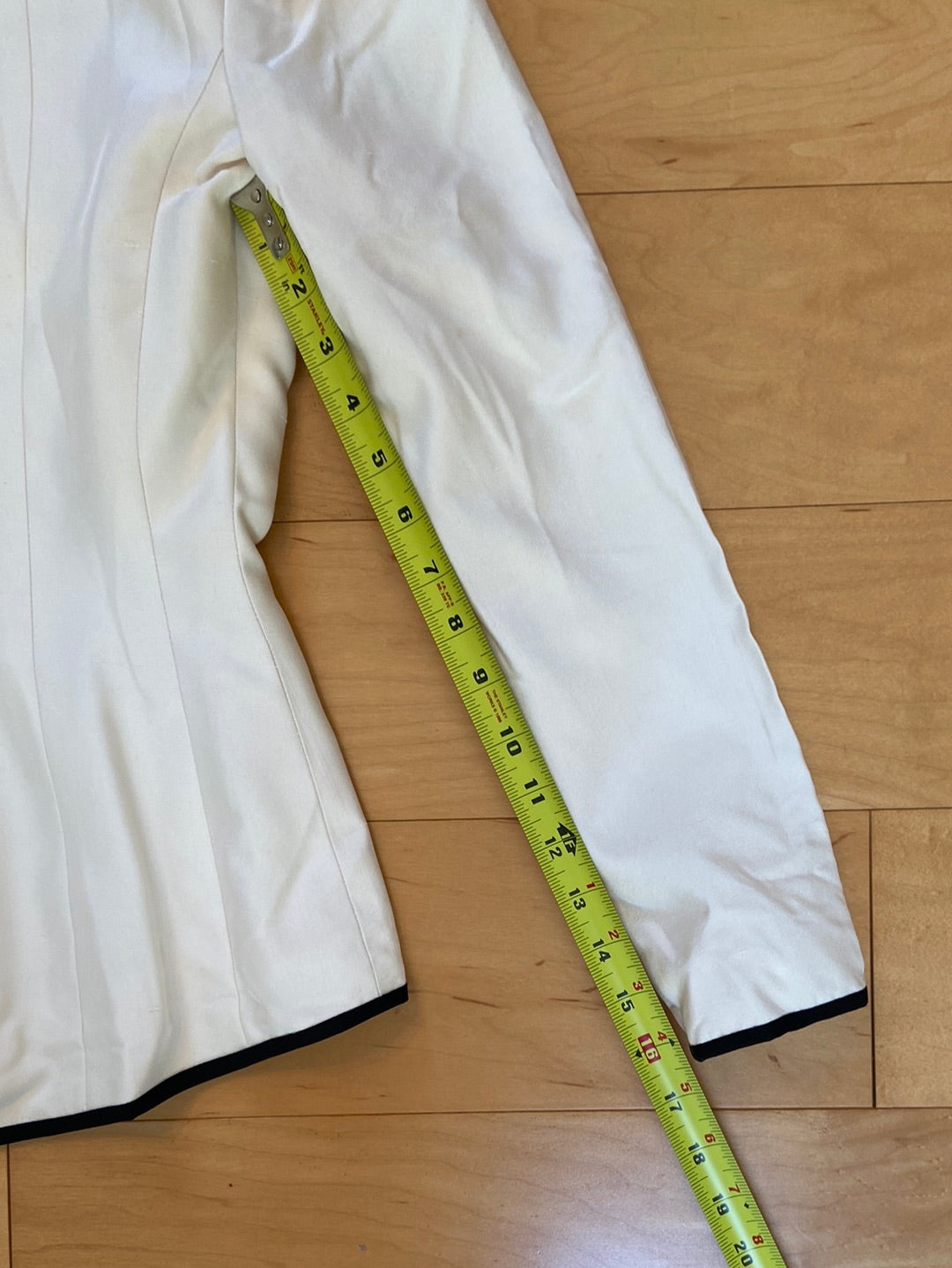 TUXEDO SUIT Nona Maldonado Size 8