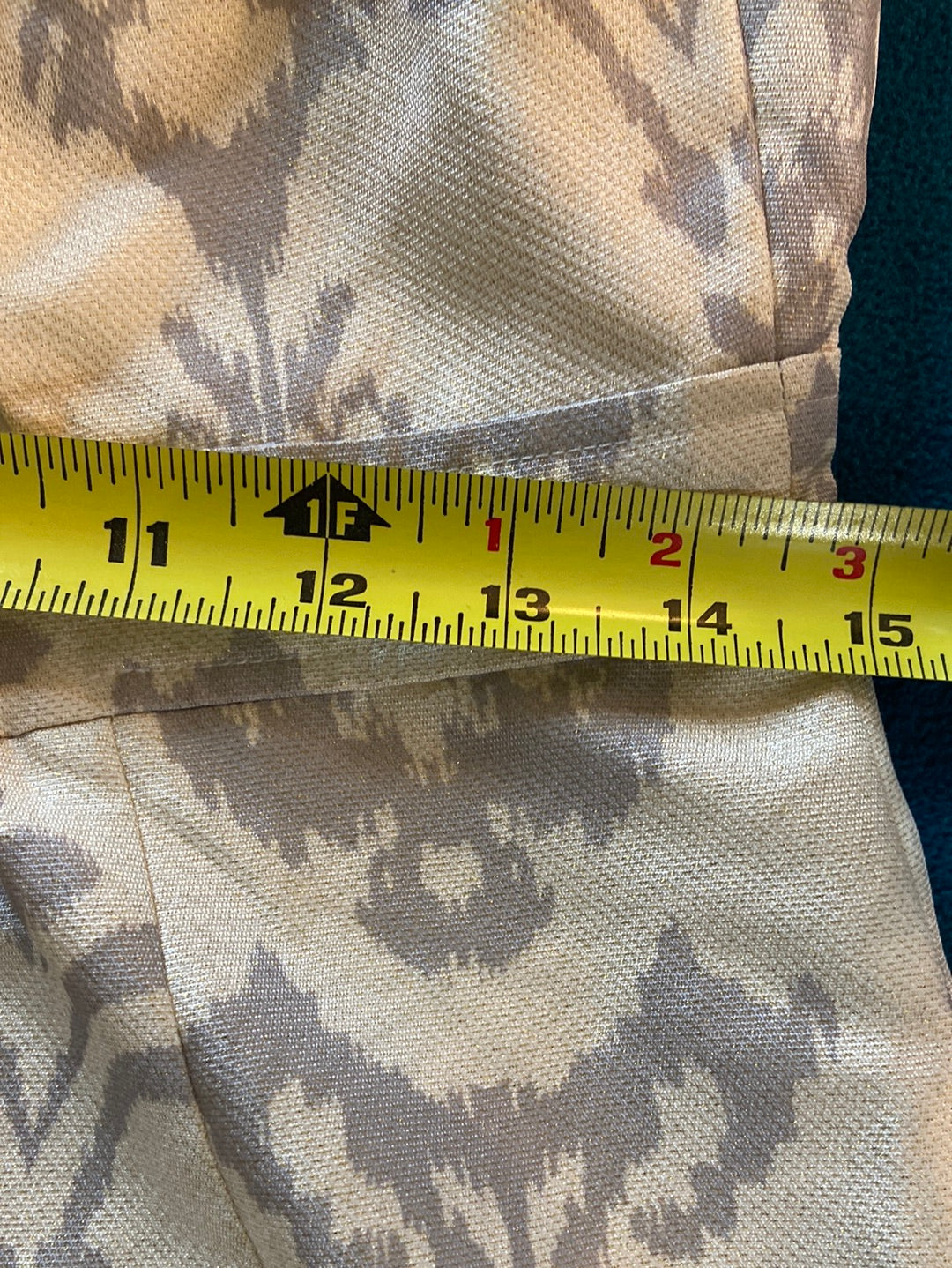 IVORY IKAT PRINT American Eagle Size 10