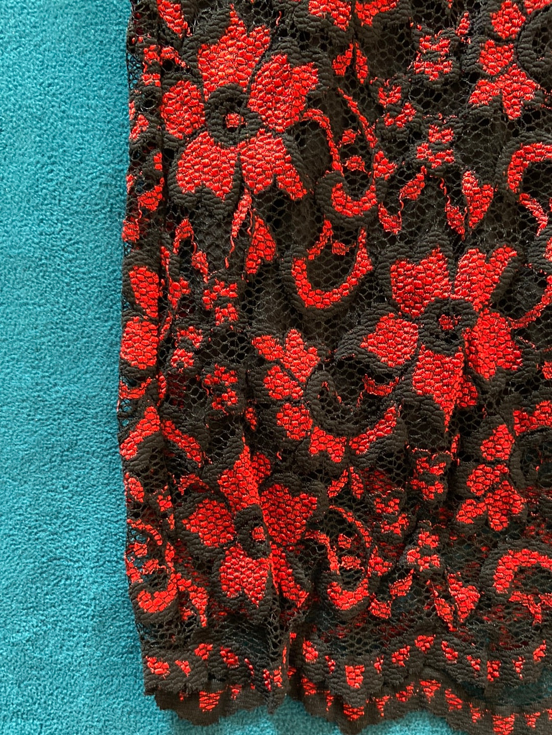 RED LACE Karen Kane Size M