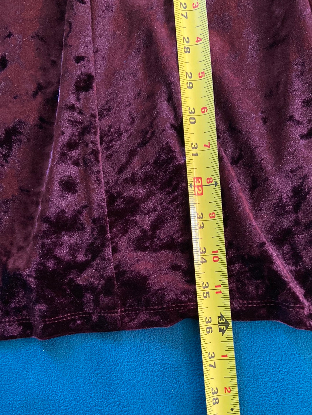 MAROON VELVET London Times Size 10