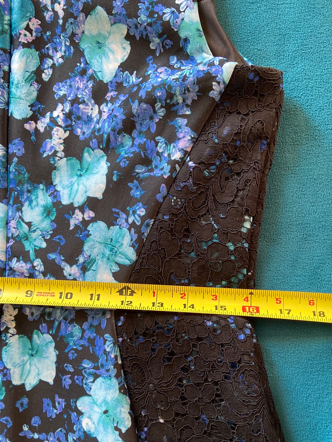 LOVELY LACE Roz and Ali Dress Size 12