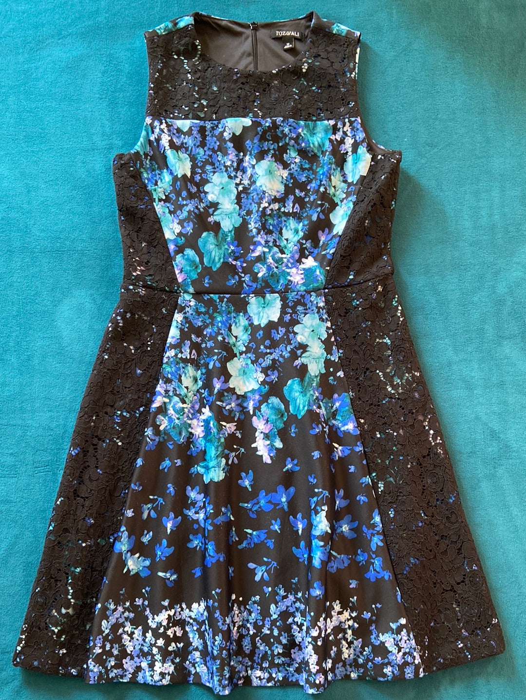 LOVELY LACE Roz and Ali Dress Size 12